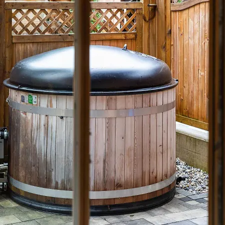 Chalet Vintage Chalet With Sauna And Jacuzzi In *