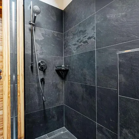 Vintage Chalet With Sauna And Jacuzzi In *
